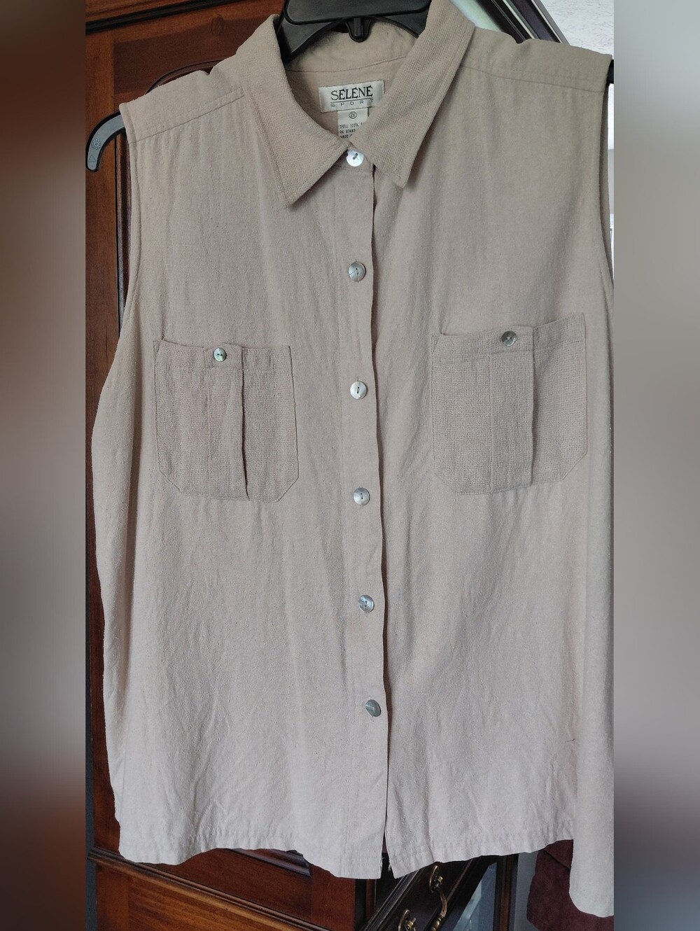 Selene Sport Sleeveless Button-Down Blouse in Light Taupe